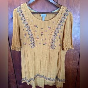 Knox Rose Embroidered Mustard Top